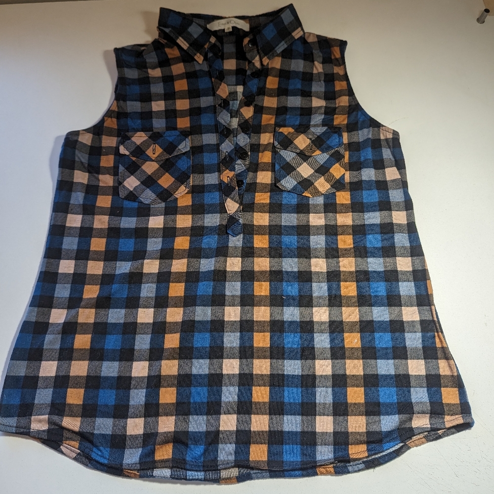 Eden & Olivia M Blue Plaid Sleeveless M Shirt